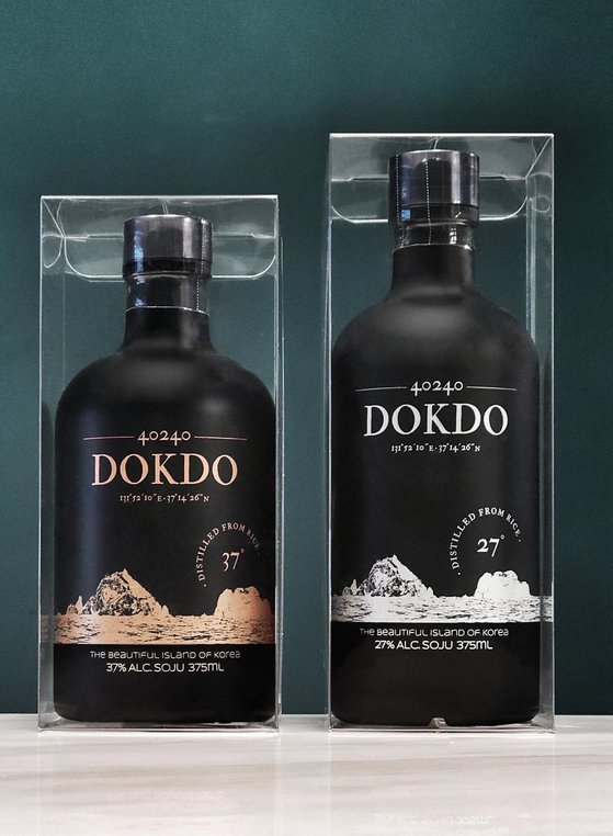 独島の郵便番号をブランド名「４０２４０独島」につけた焼酎が発売された。