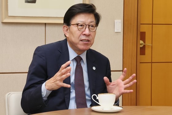朴亨ジュン（パク・ヒョンジュン）釜山市長