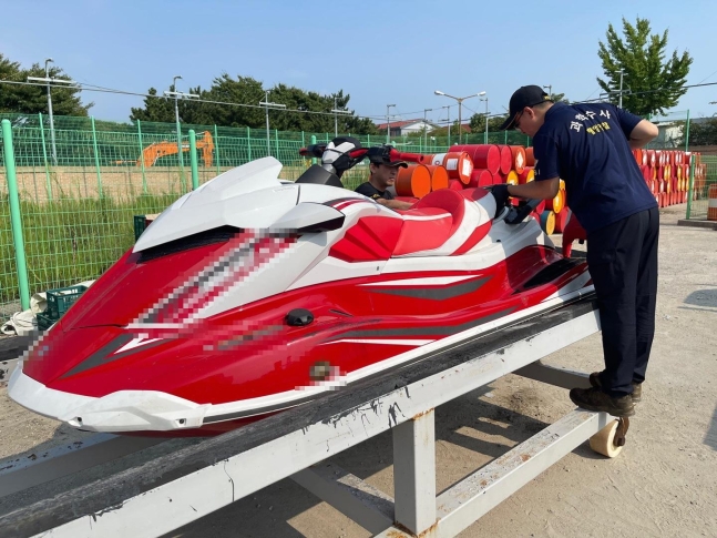 Ａ氏が乗ってきたジェットスキー。［写真　仁川海洋警察］