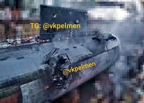 破損したロシア黒海艦隊の潜水艦。［写真　Ｘ（旧ツイッター）　キャプチャー］