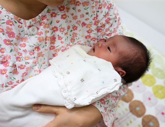 韓国では７月出生数が初めて２万人以下に落ちた。フリーランサー　チャン・ジョンピル
