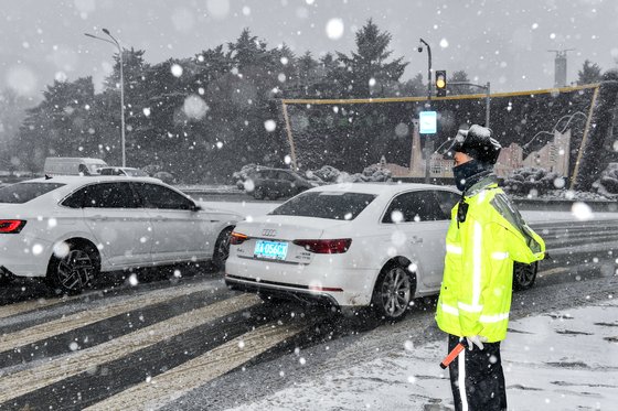 中国吉林省に降った時ならぬ大雪。［写真　新華＝聯合ニュース］