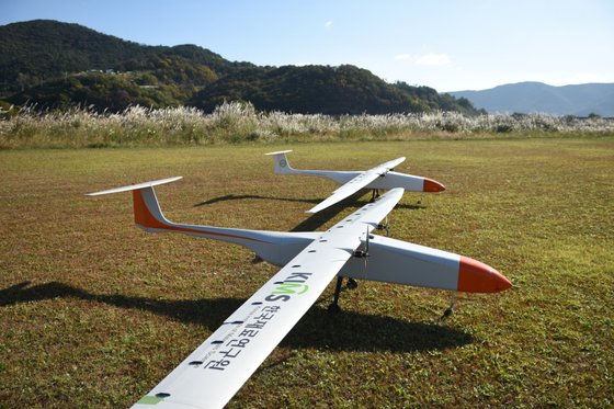 燃料電池動力源、自動航法、水素タンクが統合適用された無人機。