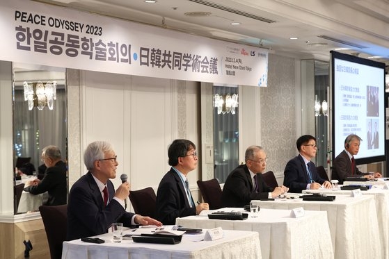 財団法人「韓半島平和作り」が主催した韓日共同学術会議「平和オデッセイ２０２３－日本東京」が４日、東京で開かれた。ウ・サンジョ記者