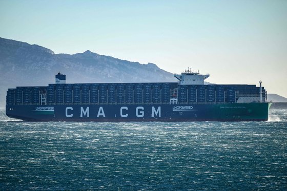 航海中のＣＭＡ　ＣＧＭの「パレロワイヤル」。［写真　ＡＦＰ＝聯合ニュース］