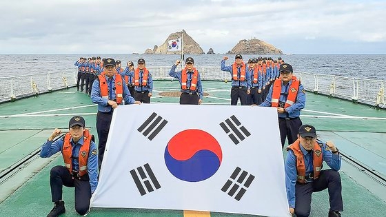 海洋領土主権守護を誓う独島警備艦　［写真　東海海警］