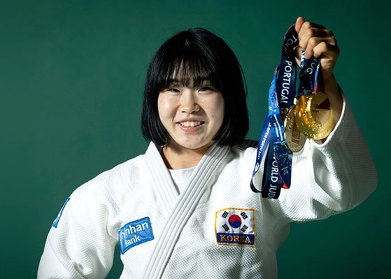 生涯初めて世界選手権で金メダルを獲得した在日韓国人柔道代表の許海実（ホ・ミミ）　チャン・ジンヨン記者