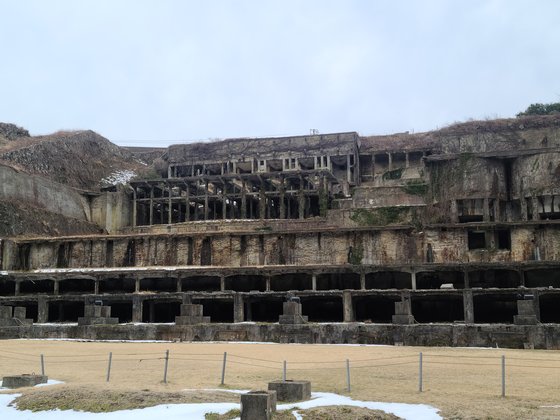 日本が世界遺産への登録を推進している佐渡金山の一部建築物。中央フォト