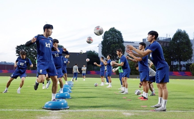 訓練中の韓国サッカー代表チーム　［写真　大韓サッカー協会］