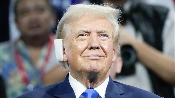 共和党全党大会に出席して笑顔を浮かべているトランプ氏。［写真　ＡＰ＝聯合ニュース］