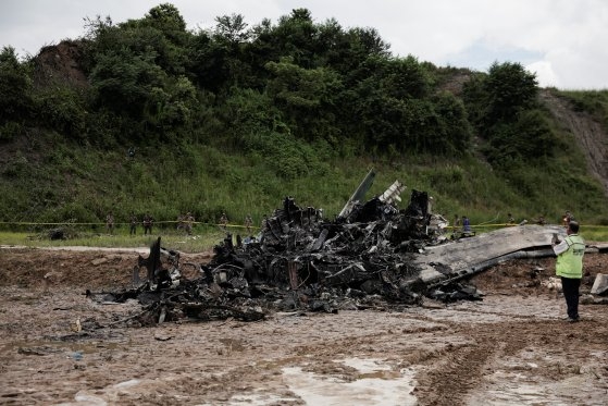 離陸中に滑走路で火災が発生したサウリヤ航空旅客機［写真　ロイター＝聯合ニュース］