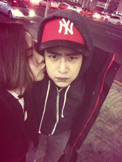 グループ２ＰＭのニックンと妹のシェーリーン［写真　ニックンのツイッター］