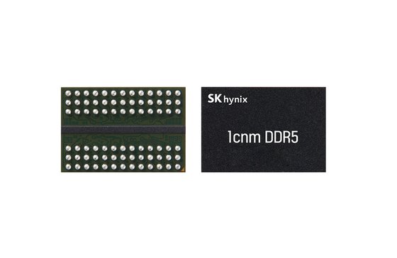 ＳＫハイニックスが世界で初めて開発した１ｃＤＤＲ５　ＤＲＡＭメモリ　［写真　ＳＫハイニックス］