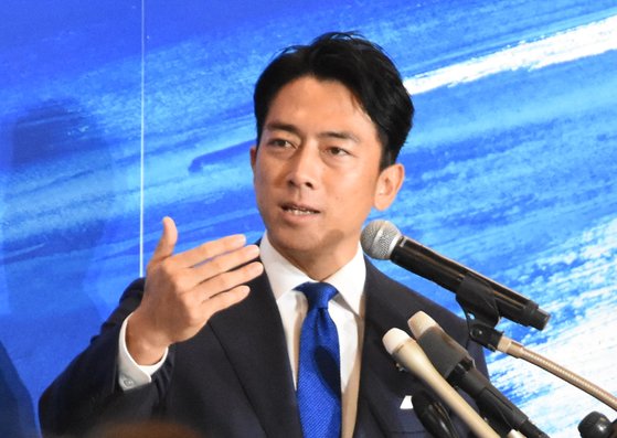 ６日、東京で自民党総裁選出馬会見を行った小泉進次郎元環境相　大貫智子特派員