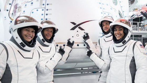 スペースＸの宇宙カプセルに乗って「ポラリス・ドーン」のミッションに参加する民間宇宙飛行士４人。［写真　ポラリス計画］
