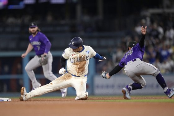  今季５３個目の盗塁に成功した大谷翔平　［ＡＰ＝聯合ニュース］