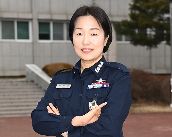 初の女性戦闘機操縦士パク・ジヨン大領。［写真　韓国空軍］