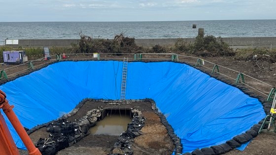 今回発見された長生炭鉱の坑道の入口　チョン・ウォンソク記者