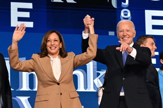 カマラ・ハリス副大統領とジョー・バイデン米大統領［写真　ＡＦＰ＝聯合ニュース］