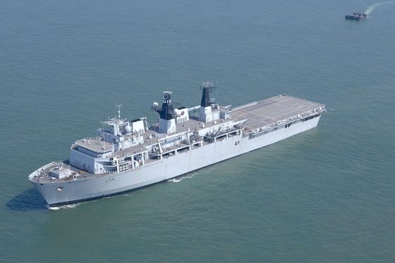  今年末に退役が決まった「アルビオン級上陸艦」［写真　英国国防省］