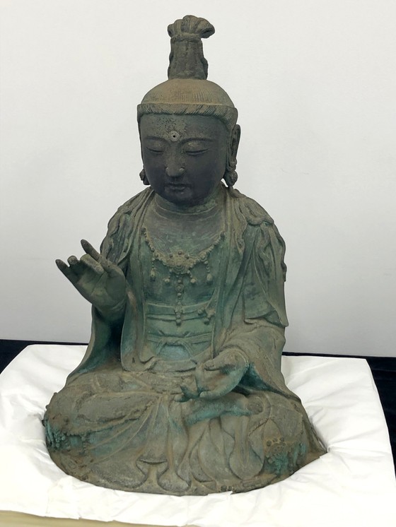 韓国大田（テジョン）国立文化遺産研究院（旧国立文化財研究所）に保管中の高麗時代の金銅観音菩薩坐像同仏像は日本のある寺院で窃盗犯によって盗難に遭った後、韓国に搬入された。その後、瑞山（ソサン）浮石寺（プソクサ）側が所有権を主張する訴訟を起こしたが、２０２３年大法院（最高裁）の判決によって日本側の所有権が認められた。［中央フォト］