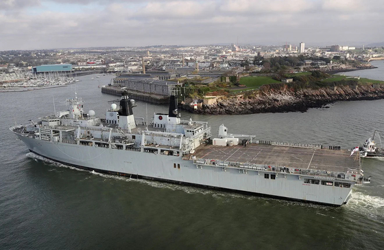 費用削減のためブラジルに売却されるＨＭＳアルビオン揚陸艦　英海軍