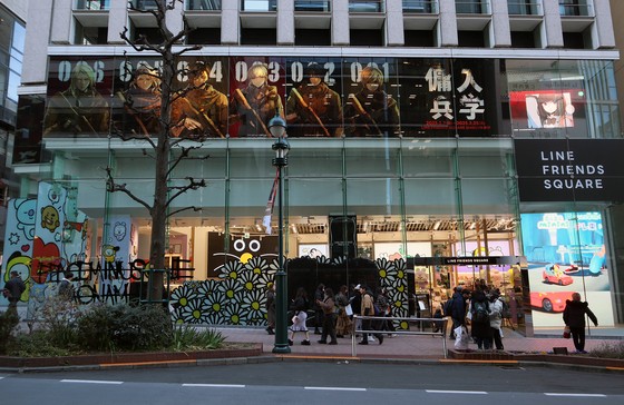 １１日午後、東京・渋谷のＬＩＮＥフレンズスクエアに設けられたＬＩＮＥマンガのウェブコミック『入学傭兵』のポップアップストア。［写真　ネイバーウェブトゥーン］