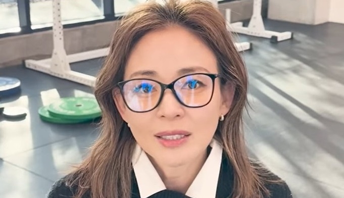 異種格闘技選手でタレントの秋成勲（チュ・ソンフン、日本名・秋山成勲）の妻ＳＨＩＨＯ（矢野志保）が、最近「散らかり放題」の自宅公開動画に対する心境を明らかにした。［ユーチューブ（ＹｏｕＴｕｂｅ）動画キャプチャー］
