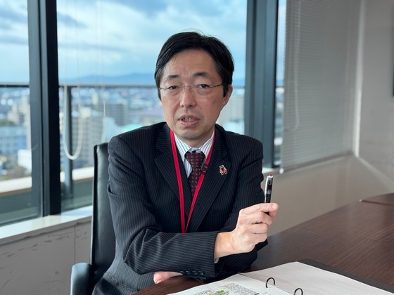 熊本県庁で中央日報とインタビューしている熊本県の木村敬知事。キム・ヒョンイェ特派員