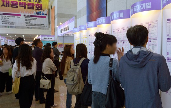 上半期の大企業採用見通しが明るくないとの見通しが出てきた。写真は昨年４月末に大田市で開かれた採用博覧会の様子。フリーランサー、キム・ソンテ