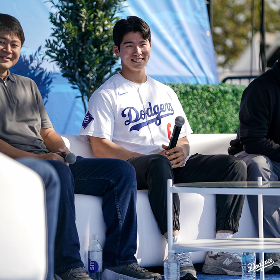 ＬＡドジャースのファンフェスタで笑顔を見せる金慧成（キム・ヘソン）　［写真　ＬＡドジャース］