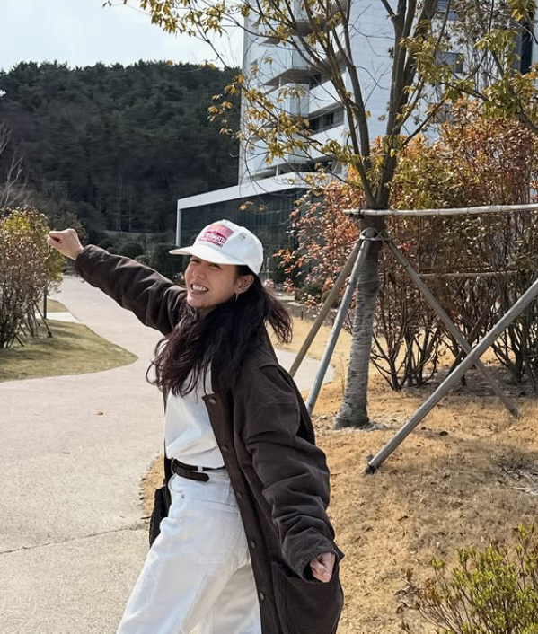春のお出かけに出た女優ソン・イェジン［写真　ソン・イェジンのＳＮＳ］