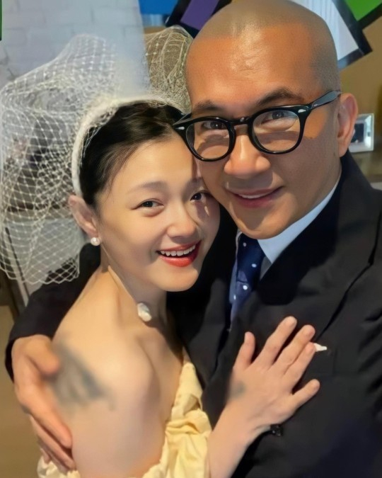 ク・ジュンヨプと徐熙媛（バービィー・スー）さん夫婦［写真　ＶＯＧＵＥ］