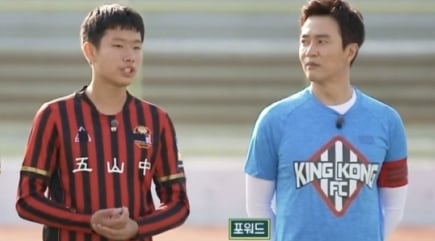   谷大地と父の歌手キム・ジョンミン　［写真　ＪＴＢＣ］