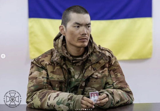 ウクライナ軍の捕虜となったワン氏　［ウクライナ保安局（ＳＢＵ）インスタグラム　キャプチャー］