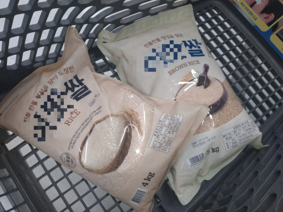 韓国を訪問したある日本人がスーパーで購入した韓国米。［Ｘ　キャプチャー］