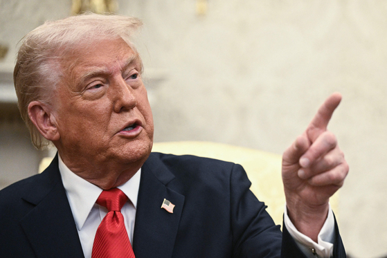 トランプ米大統領は１４日（現地時間）、ホワイトハウスでエルサルバドルのブケレ大統領に会った席で、ウクライナ戦争休戦協議に関連し「近く非常に良い提案があるはず」と述べた。　［ＡＦＰ＝聯合ニュース］