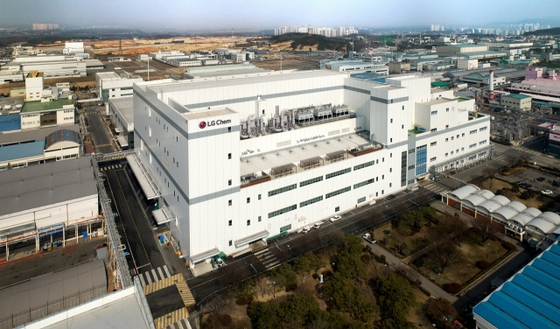 正極材を生産するＬＧ化学清州工場。［写真　ＬＧ化学］