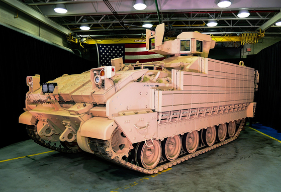 マラソンイニシアチブ報告書で事業終了が言及されたＡＭＰＶ兵力輸送車。［写真　米陸軍］