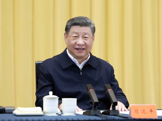 先月３０日、上海で習近平中国国家主席が第１５次５カ年計画（２０２６～２０３０）シンポジウムで情勢変化に適応すように指示している。［写真　新華＝聯合ニュース］