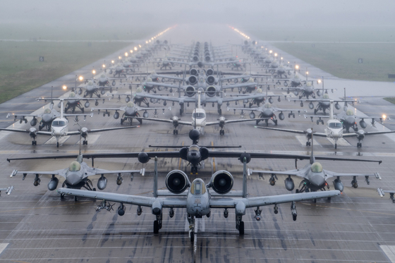   ２０２３年に韓国烏山空軍基地で実施された「エレファントウォーク」　［米空軍フェイスブック　キャプチャー］