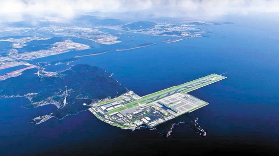 釜山江西区の加徳島に建設される加徳島新空港の鳥瞰図。国土部と現代建設の随意契約手続き中断で２０２９年の開港は事実上不可能になった。　［写真　釜山市］