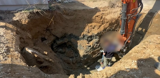 慶尚北道警察庁は１２日、送油管に穴を開けて石油を盗もうとした疑い（送油管安全管理法違反）で、Ａ容疑者（６９）ら３人を拘束した。［写真　慶尚北道警察庁］