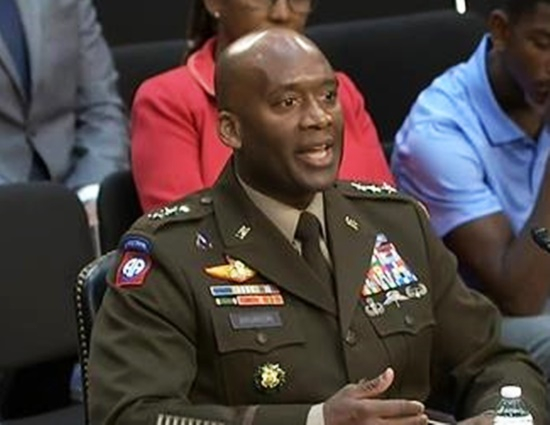 昨年９月、米上院軍事委員会公聴会に出席したザビエル・Ｔ・ブランソン在韓米軍司令官。［写真　聯合ニュース］