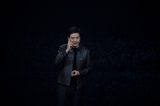 ２月に中国の北京で演説するシャオミの雷軍ＣＥＯ。［写真　ＥＰＡ＝聯合ニュース］
