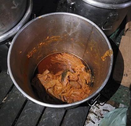   食品医薬品安全処が摘発したキムチチゲ。［写真　食品医薬品安全処］