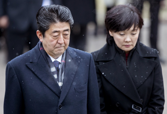 安倍晋三元首相と昭恵夫人　［ＡＰ＝聯合ニュース］