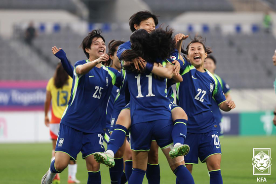 先制ゴールを決めて喜ぶ韓国女子代表選手　［写真　大韓サッカー協会］