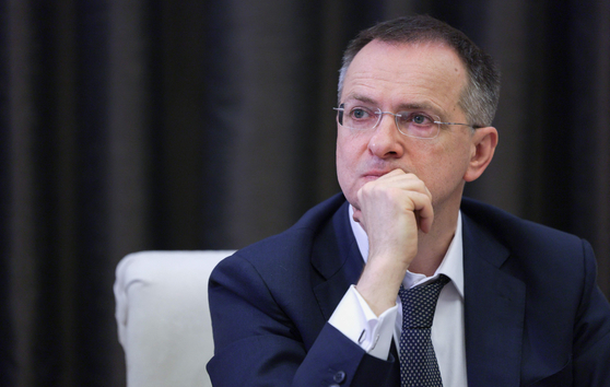 ロシア側の停戦交渉代表を務めるロシアのメディンスキー大統領補佐官。［写真　ＡＦＰ＝聯合ニュース］