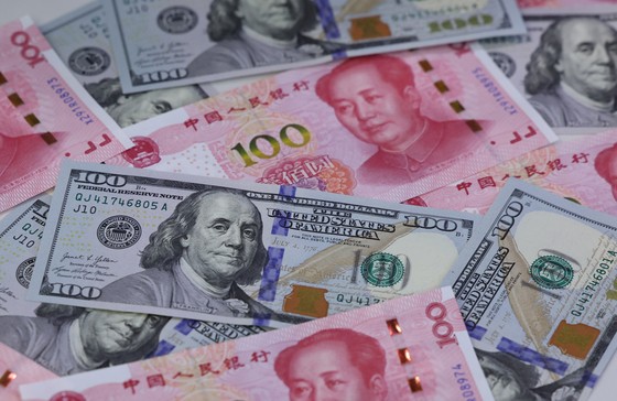 米ドルと中国元［写真　ニュース１］